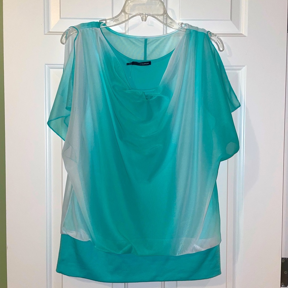 NWT beautiful Maurices flowy flutter sleeve top